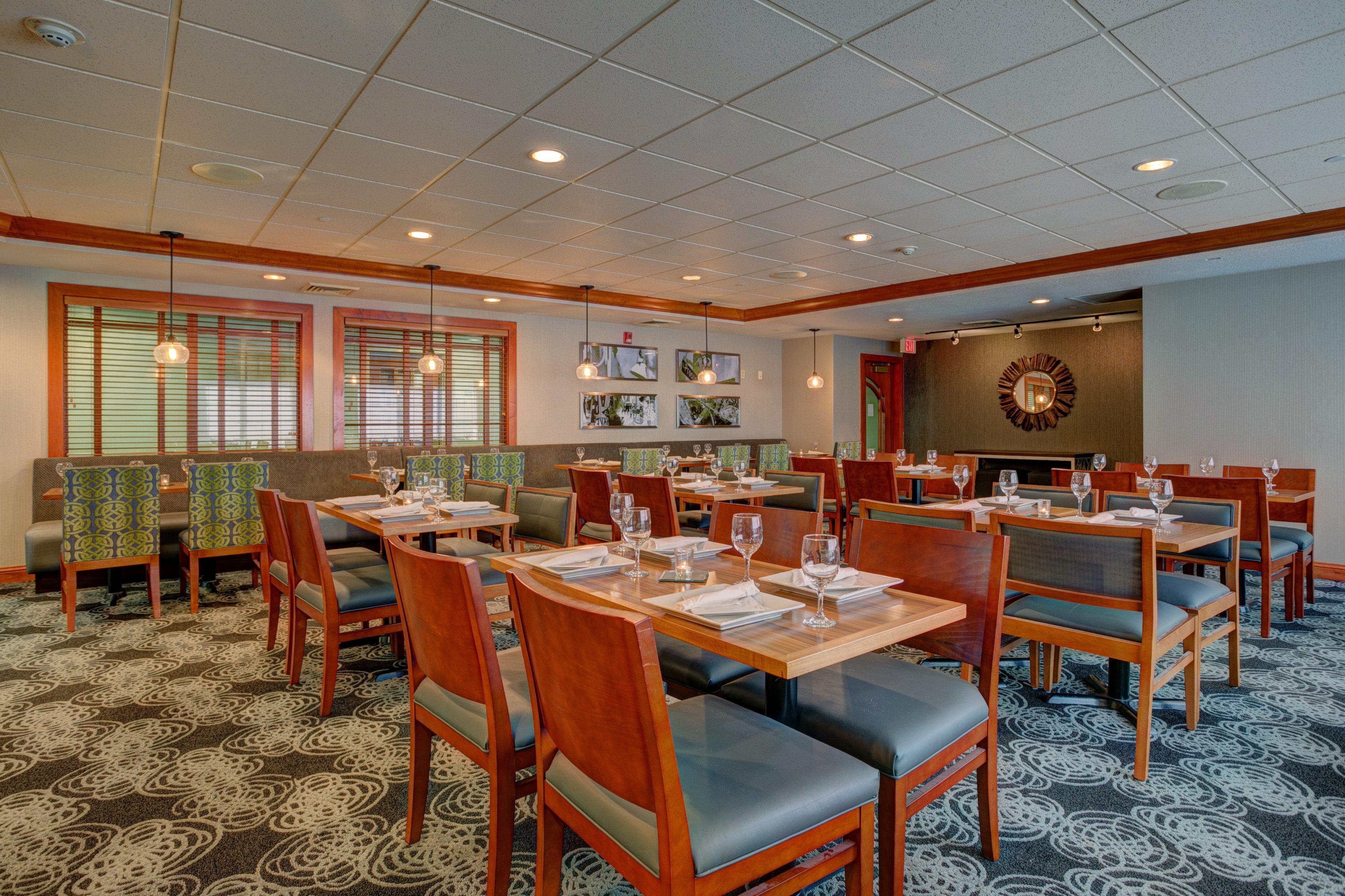 Holiday Inn Milwaukee Airport By Ihg Екстериор снимка