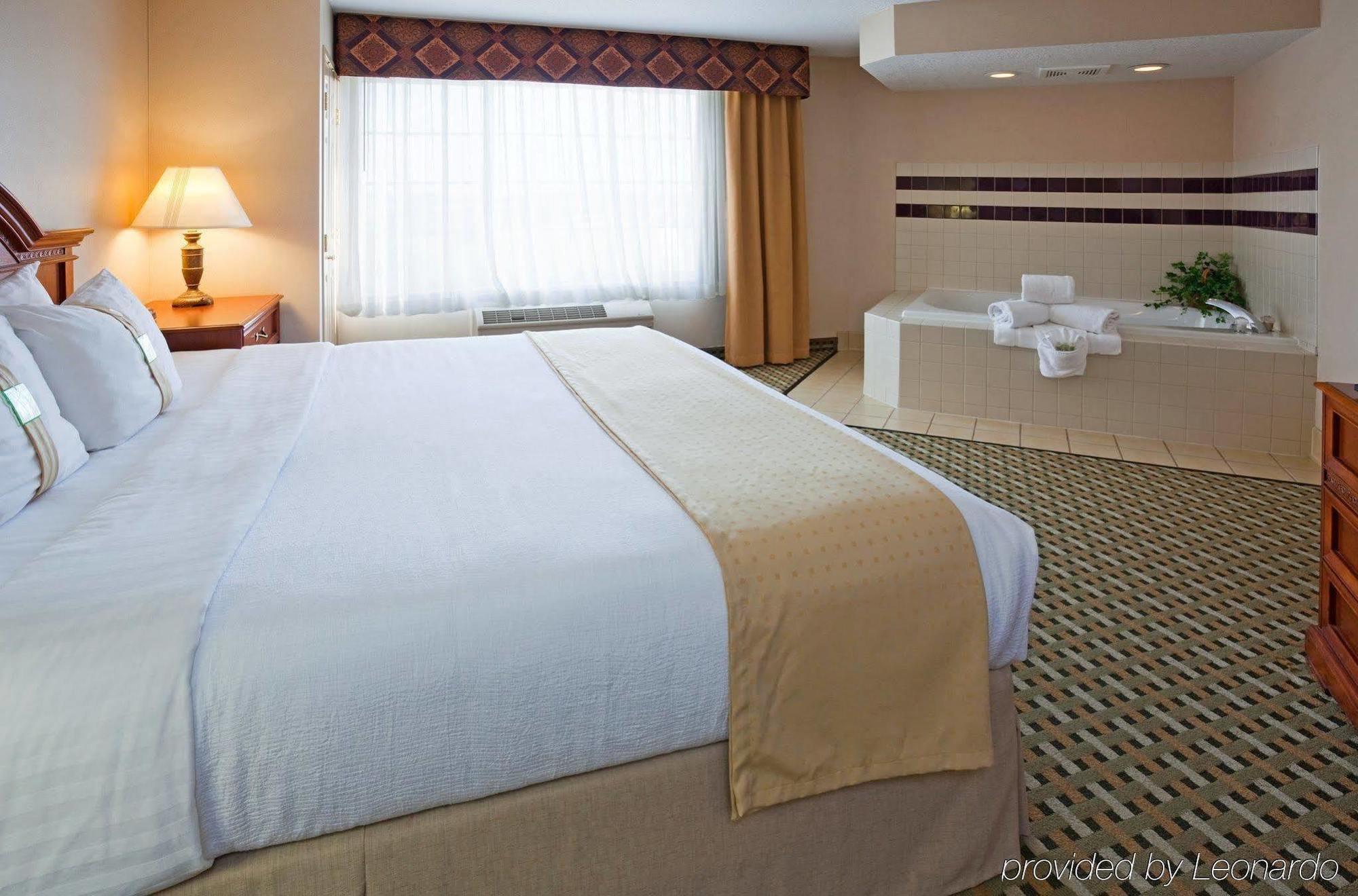 Holiday Inn Milwaukee Airport By Ihg Екстериор снимка